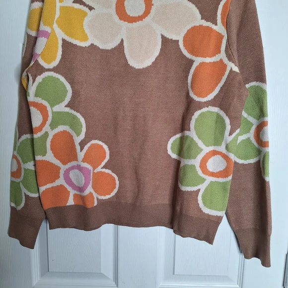 THML Multicolor Floral Sweater Size Large - Picture 4 of 7